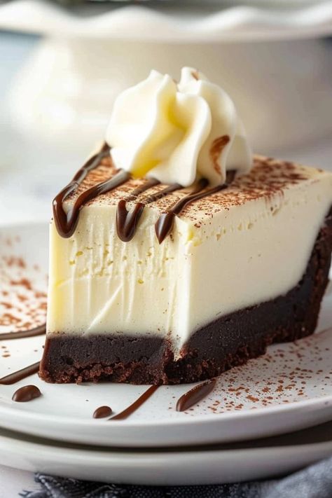 Extra Rich And Creamy Cheesecake, Cheesecake Recipes Uk, Dessert Ideas Recipes, Different Types Of Cheesecake, Brownie Bottom Cheesecake Recipes, Gin Dessert, Gourmet Cheesecake Recipes, Ferrero Cheesecake, Double Layer Cheesecake