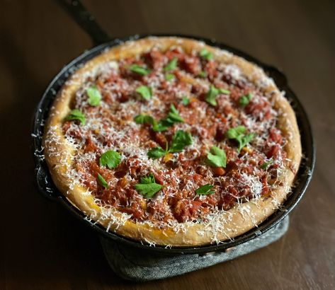 Sourdough Chicago-Style Deep Dish Pizza - Food & Ryne Sourdough Deep Dish Pizza Dough, Sourdough Deep Dish Pizza, Deep Dish Pizza Dough, Chicago Style Deep Dish Pizza, Deep Dish Pizza Recipe, Skillet Pizza, Sourdough Pizza, Deep Dish Pizza, Chicago Style