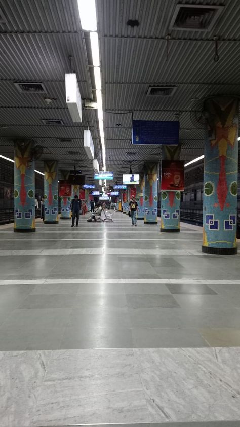 This isn't Korea! This is Indian metro station, Kolkata 💁🏻‍♀️🇮🇳 Kolkata Metro Aesthetic, Kolkata Metro Video, Kolkata Station, Kolkata Metro, Kolkata Photography, Metro Pictures, Delhi City, Delhi Metro, Indian Flag Wallpaper