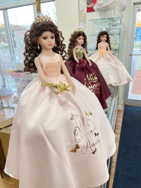 Quince Doll Pink, Quince Dolls Quinceanera, Last Doll Quinceanera, Quinceanera Last Doll, Quince Doll, Quinceanera Aesthetic, Rose Gold Quinceanera, Pink Quince, Quinceanera Planning