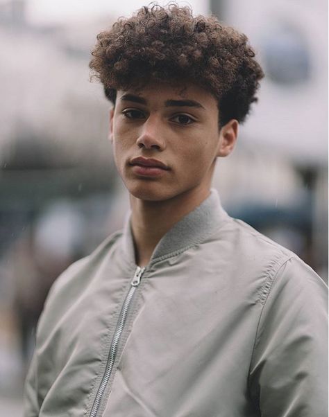 Mixed Guys, 얼굴 그리기, Boys With Curly Hair, Cute Black Guys, Light Skin, Black Boys, Male Face, الرسومات اللطيفة