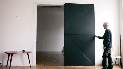 Ingenious Door Opens and Closes Like Folded Paper kinetic doors by Austrian artist Klemens Torggler. Panel Entryway, Le Manoosh, Folding Door, Folding Origami, Sliding Door Systems, Cool Doors, Folded Paper, Furniture Designs, Folding Doors