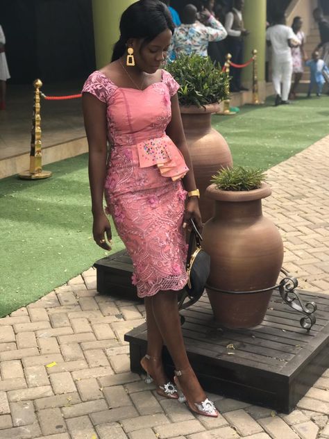 Lace Gown Styles For Teenagers, Simple African Lace Dress Style, Simple Lace Dress Styles Nigerian, Lace Straight Dress Styles, Simple Lace Dress Styles Ghana, Traditional Pink Lace Dresses, Traditional Pink Lace Work Dresses, Midi Dress Designs, Luxury Semi-stitched Lace Work Gown