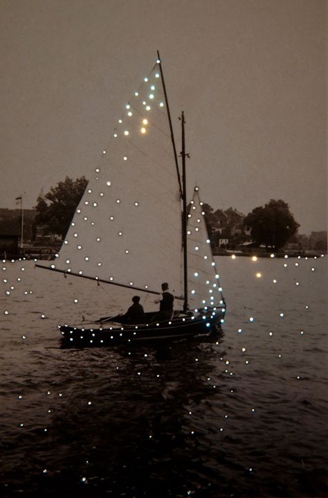 Vintage Photographs with Small Dots of Light Give Off An Enchanting, Ghostly Glow - Feature Shoot Bohol, Foto Art, Pics Art, 그림 그리기, Pretty Pictures, Picture Perfect, Aurora, Sailing, Art Photography