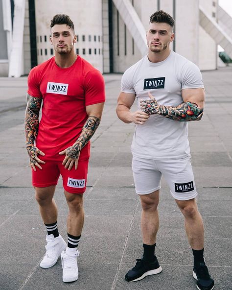 Lewis Harrison & Owen Harrison Harrison Twins, Gym Outfit Men, Hunks Men, Smen, Mens Style Guide, Muscular Men, Muscle Men, Gym Wear, Men's Accessories