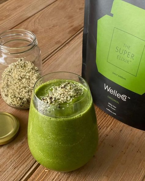 Elixir Recipe, Freezing Kale, Green Goddess Smoothie, Perfect Smoothie, Smoothie Cleanse, Elle Macpherson, Cacao Nibs, Green Goddess, Ripe Avocado