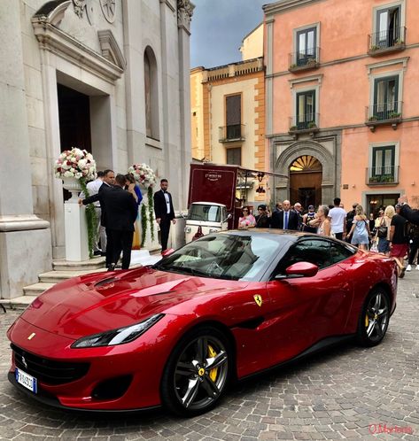 Ferrari Portofino Red, Ferrari Portofino Wallpaper, Portofino Ferrari, Ferrari Portofino, Red Sports Car, Red Ferrari, Iconic Models, Ferrari Red, Car Organization