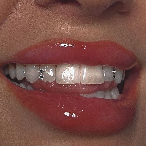 Tooth Gem Ideas, Teeth Gems, Pretty Teeth, Dental Jewelry, Grillz Teeth, Temporary Tooth, Cute Tooth, Grills Teeth, Tooth Gems