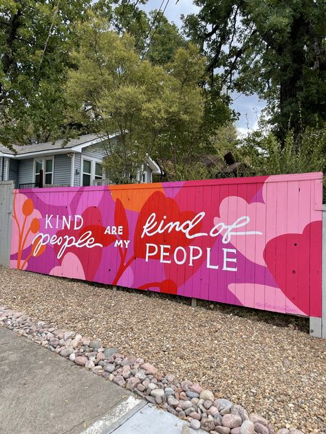 Creative Exterior House Painting Ideas, Outdoor Mural Ideas, Pink Fence, Store Mural, Flower Wall Mural, Diy Mural, Garden Mural, Paint Color Ideas, School Murals