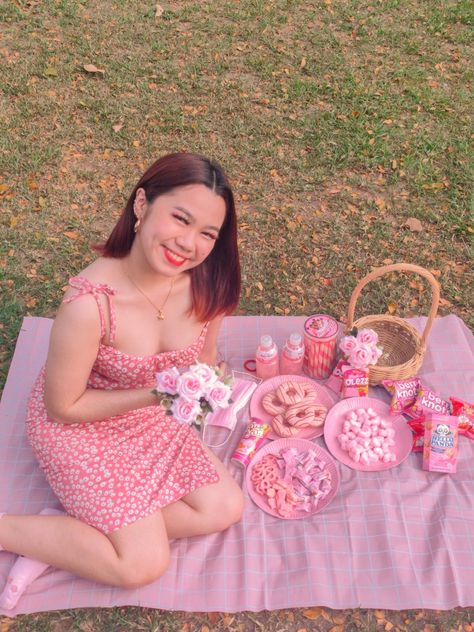 Pink Themed Picnic, Picnic Rosa, Picnic Aesthetic Ideas, Picnic Core, Pink Picnic, Hello Panda, Green Icons, Picnic Aesthetic, Pink Theme