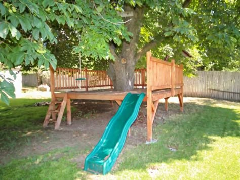 Kid's Tree Deck.  Cool take on a tree house.  Could also attach to the play set with a rope bridge? Tree Deck, Tree House Diy, Vintage Writing, Outside Play, Tree House Designs, Diy Tree, Have Inspiration, Backyard Playground, Casa Exterior