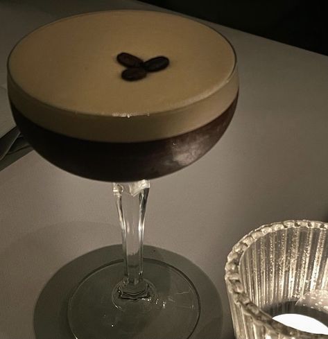 Tiramisu Martini, Martini Aesthetic, Expresso Martini, Martinis Drinks, Dry Martini, Perfect Tan, Drink Photo, Pretty Drinks, Burnt Umber