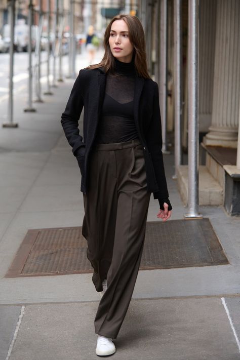 Tailored Pants Outfit, Trendy Petite Clothing, Wide Leg Trousers Outfit, Edgy Tops, Petite Clothes, Women's Workwear Fashion, Trousers Outfit, Outfits Edgy, Tomboy Chic