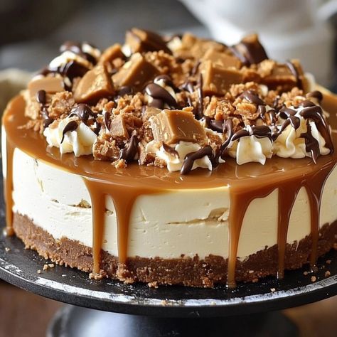 English Toffee Cheesecake Recipes, English Toffee Cheesecake, Toffee Caramel Cheesecake, Toffee Caramel No Bake Cheesecake, No Bake Cheesecake Caramel, No Bake Caramel Cheesecake Shooters, No Bake Skor Cheesecake, Sticky Toffee Cheesecake, Butter Tart Cheesecake