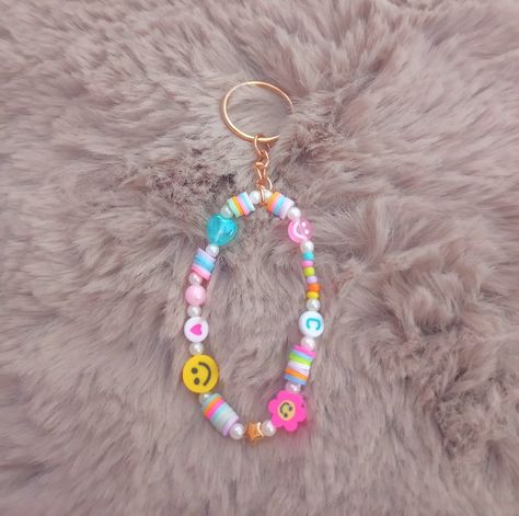 Clay Bead Keychain Ideas, Clay Bead Keychain, Bracelet Inspo, Handmade Things, Beaded Flats, Clay Bead, Beads Charms, Beaded Keychains, Safety Pin