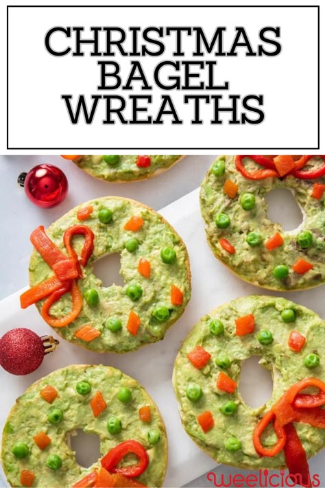 Nothing will get you in the holiday spirit quite like these Christmas Bagel Wreaths! They’re festive, fun and delicious. Any kid would love to have this sandwich in their school lunch, but adults can have them too! Savoury Christmas Food, Christmas Bagels, Savoury Christmas Snacks, Breakfast Wreath, Family Christmas Morning, Christmas Breakfast Ideas For Kids, Charcuterie Wreath, Christmas Breakfast Ideas, Christmas Breakfast Casserole