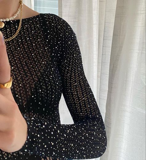 #fashion #glittertop #shein #summer #jewelry #goldjewelry #summer2022 #discoverunder10k #discoverunder5k Glitter Top Outfit Party, Outfit New Year Party Night Out, New Year Party Outfit Winter, Glitter Outfit Party, Glitter Party Outfit, Glitter Tops Outfit, New Years Outfits Parties, Glitter Mesh Top, New Years Eve Outfit