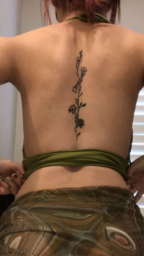 flower tattoo Ephemeral Tattoo, Tattoo Henna, Spine Tattoos For Women, Парные Тату, Classy Tattoos, Spine Tattoo, Discreet Tattoos, Dainty Tattoos, Spine Tattoos