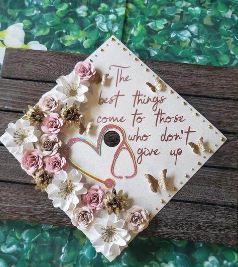 Order on my Etsy shop Bsn Graduation Cap, Nurse Graduation Cap Designs, Graduation Cap Decoration Nursing, Flower Graduation Cap, Glitter Graduation Cap, Medical Graduation, Nursing School Graduation Party, Nurse Graduation Cap, Nursing Graduation Pictures