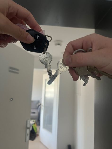 Own apartment w boyfriend Moving In With My Boyfriend, Moving Out With Boyfriend Aesthetic, Moving In With Your Boyfriend Aesthetic Keys, Aesthetic Couple Apartment, First Home With Boyfriend Decor, Sharing Apartment With Boyfriend, New Home With Boyfriend, Moving With Boyfriend Aesthetic, House Keys Aesthetic Couple