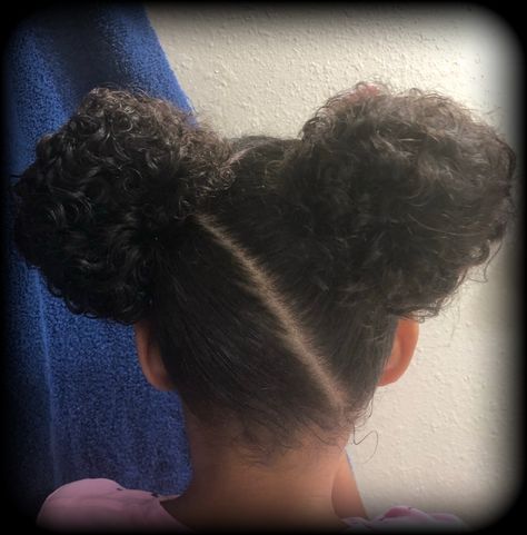 Curly Hair Natural, Hairstyle Curly, Natural Hairstyle, Messy Buns, Hair Women, Natural Haircare, Hair Natural, Messy Bun, Curly Hair Styles Naturally