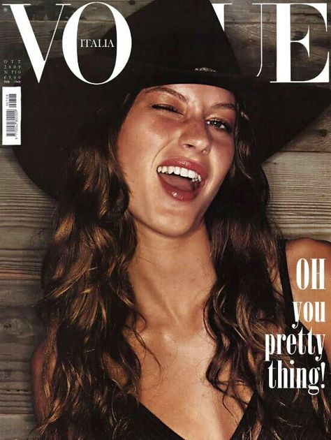 Gisele Bundchen (cover) Vogue Italia Giselle Bündchen, White Ferrari, 90s Model, Chapeau Cowboy, Cowgirl Aesthetic, Outfit Vintage, Gisele Bündchen, Vogue Covers, Gisele Bundchen