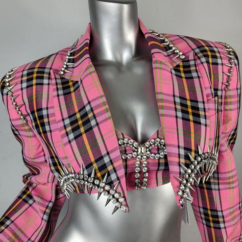 Nwt~$2000~Area~Sz 2-4-6~Pink Plaid Crystal Rhinestone Spiked Crop Top Jacket~Outstanding Quality. Stunning Crystal And Spike Detailing. Hook And Eyes For Closure. Virgin Wool And Polyester. Sleeves Run Long Measuring 26 1/2" From The Shoulder Down. Shoulders Measure 18 1/2" Across. Huge Shoulder Pads. Chest Measures 18" Underarm To Underarm When Hooked. Total Length Top To Bottom Down The Back Measures 17". The Bottom Band Measures 34" Around When Hooked. Lots Of Room If One Does Not Need To Hoo Pink Fashion Black Women, Metallic Runway Fashion, Plaid Halloween Costume, Stray Jacket, Pink Armor, Pink Alternative Fashion, Area Top, High Fashion Streetwear, Pink Pride