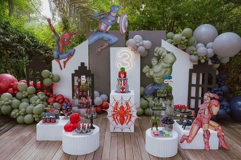 Avengers Decorations Party, Marvel Party Ideas Decoration, Marvel Themed Birthday Party, Super Hero Party Decorations, Avengers Theme Birthday Party, Boy Party Themes, Super Hero Birthday Party Ideas, Avengers Birthday Decorations, Avengers Theme Birthday