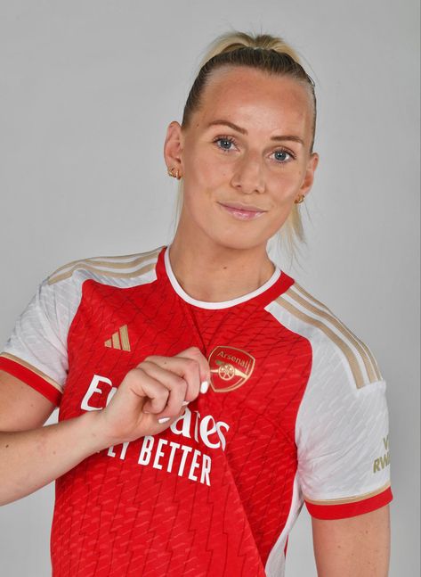 Stina Blackstenius, Arsenal Wfc, Arsenal Women, Arsenal Ladies, Womens Football, Arsenal Fc, Bayern Munich, Juventus, Manchester United