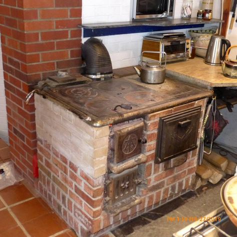 Cookstove Rebuild Outdoor Wood Burner, Wood Stove Heater, New Old House, Antique Wood Stove, Wood Burning Cook Stove, Oven Fireplace, Sauna Diy, Wood Stove Cooking, Wood Burning Oven