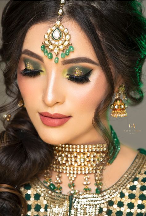 Mehndi Eye Makeup, Mehndi Makeup, Bridal Makeup Ideas, Eastern Makeup, Best Bridal Makeup, Top Makeup, Beauty Parlour, Makeup Package, Best Makeup Artist