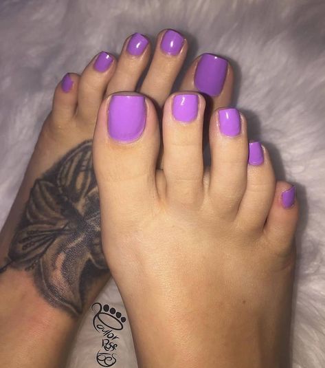 Image may contain: one or more people and closeup Purple Toes Toenails, Purple Toe Nail Designs, Toenail Polish Colors, Purple Toe Nails, Claw Game, Purple Toes, Daily Nails, Polished Nails, Pretty Nail Colors