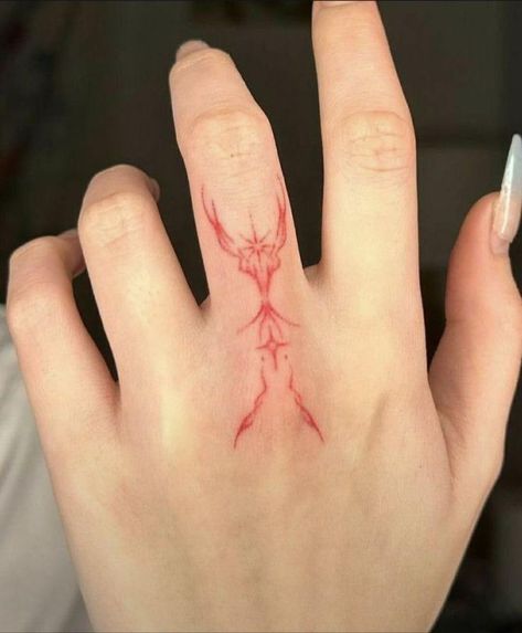 Tato Minimal, Finger Tats, Knuckle Tattoos, Petite Tattoos, Simple Tattoo Designs, Red Ink Tattoos, Red Tattoos, Small Hand Tattoos, Subtle Tattoos