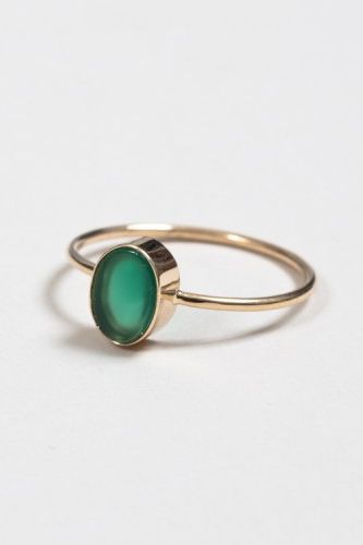 Ring Alternatives, Emerald Ring Design, Ruby Ring Designs, Stone Ring Design, Class Rings, Green Onyx Stone, Wardrobe Styling, Pretty Jewelry Necklaces, Timeless Ring