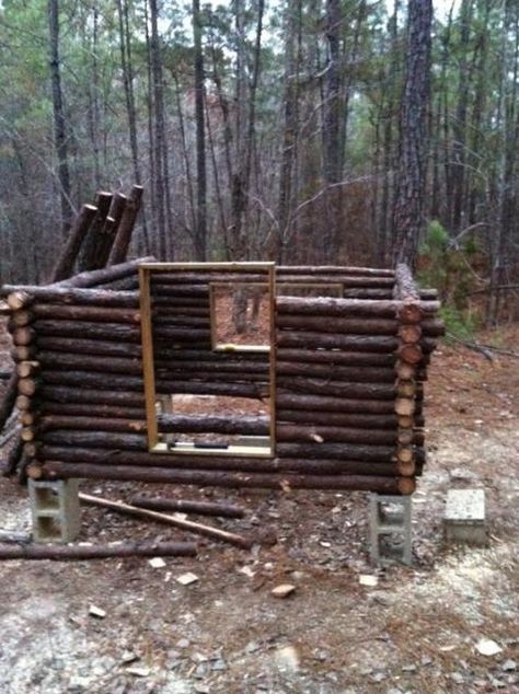 Click this image to show the full-size version. Chicken Coop Backyard, Eco Construction, Easy Chicken Coop, Chicken Barn, Bushcraft Shelter, Chicken Home, Diy Chicken Coop Plans, Homesteading Diy, Rustic Ideas