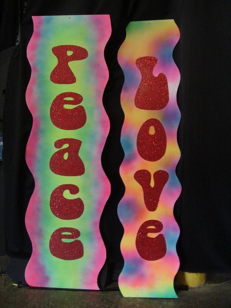 Groovy signage for your 70s theme party 1960 Party Decorations, 70s Theme Parade Float, 70s Disco Homecoming, 70s Homecoming Theme, 70s Hoco Theme, 70s Float Parade, 70s Parade Float Ideas, 70s Homecoming Float, Disco Parade Float