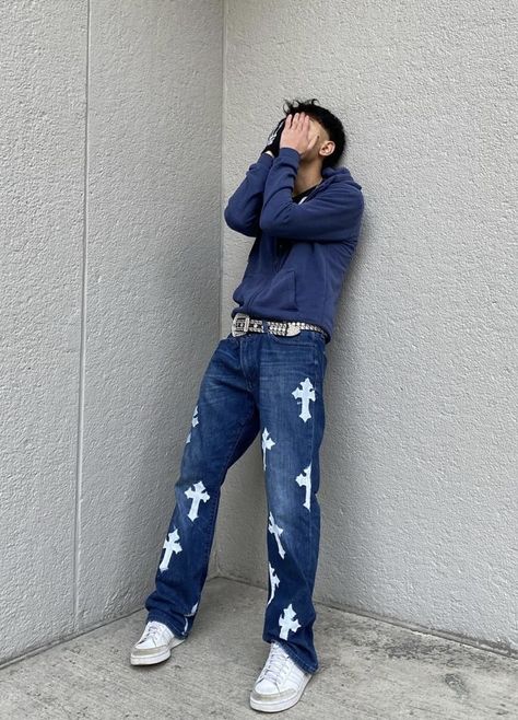 Pantalones Y2k Hombre, Customizing Jeans, Y2k Jeans Men, Y2k Fashion Men, Blue Y2k Outfit, Custom Jeans Diy, Y2k Outfits Men, Guys Fits, Drippy Outfit