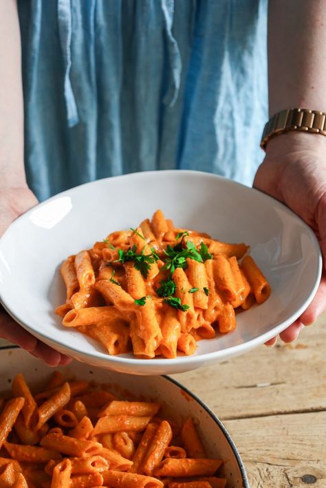 Roasted Red Pepper Pasta - Madeleine Olivia - Vegan Recipes Roasted Red Pepper Pasta Sauce Vegan, Roasted Red Pepper Pasta Sauce, Sugar Free Lifestyle, Tenderstem Broccoli, Red Pepper Pasta, Roasted Red Pepper Pasta, Pepper Pasta, Sweet And Spicy Sauce, Drying Pasta