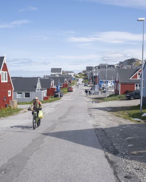 #greenland #nuuk #msc #mscpoesia #gabriellatis #musician #pianist #streetphotography Nuuk Greenland, Green Land, Faroe Islands, Iceland, Street Photography, Denmark, Beautiful Places, The Neighbourhood, Photography