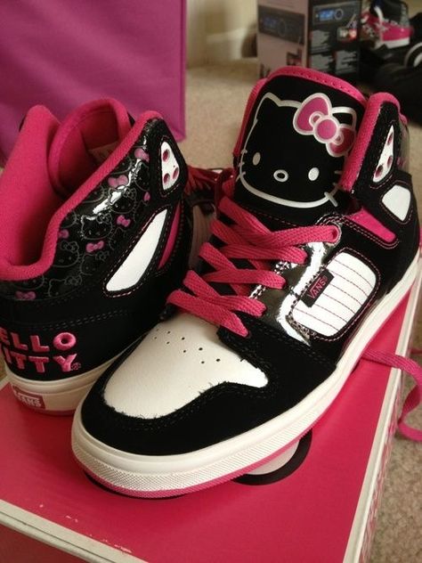 Kitty Aesthetic, Hello Kitty Shoes, Kitty Clothes, Hello Kitty Clothes, Nike Shoes Girls, Dr Shoes, Images Kawaii, Hello Kitty Aesthetic, Hello Kitty Stuff