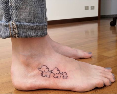 Elephant Family Tattoos, Family Tattoos Ideas, Elephant Family Tattoo, Name Tattoo On Hand, Baby Elephant Tattoo, Tiny Elephant Tattoo, Family Tattoo Ideas, Warrior Tattoo Sleeve, Romantic Tattoo