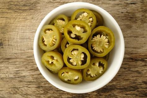 Pickled Jalapenos Canning Jalapenos, Sterilizing Canning Jars, Pickled Jalapeno Recipe, Canned Jalapenos, Pickled Jalapenos, Long Pepper, Pickled Jalapeño, Jalapeno Recipes, Canning Supplies