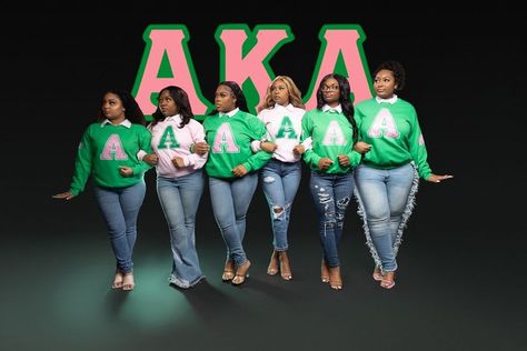 SORORITY PHOTO SHOOT Aka Photoshoot Ideas Group, Aka Sorority Poses, Black Sorority Photoshoot, Aka Sorority Photoshoot Ideas, Aka Group Photoshoot, Sorority Group Photos, Akaversary Photoshoot, Aka Sorority Pictures, Aka Photoshoot Ideas