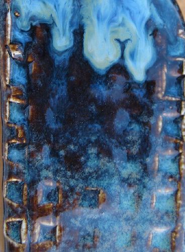 *Floating Blue* by Alisa Liskin Clausen ^6 ox. - 47.3 Nepheline Syenite - 27 Gerstley Borate (subbed with Frit 169) - 20.3 Silica - 5.4 Kaolin - 4 Rutile - 2 Bentonite - 2 Red Iron Oxide - 1 Cobalt Oxide Ceramic Recipes, Floating Blue Glaze, Pottery Slip, Amaco Glazes, Ceramic Glazes, Ceramic Glaze Recipes, Ceramic Tools, Clay Studio, Ceramic Glaze