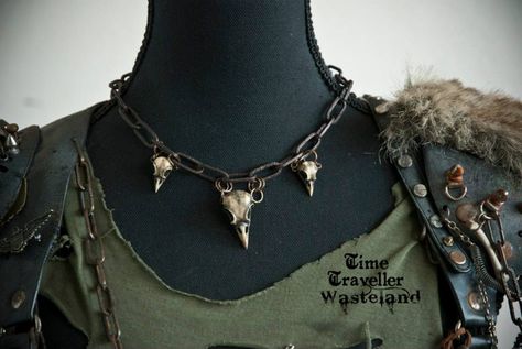 Wasteland jewelry, made from tiny bird skulls of course. Dystopian Jewelry, Wasteland Jewelry, Apocalypse Jewelry, Apocalyptic Jewelry, Industrial Cyberpunk, Bird Skulls, Apocalypse Fashion, Dystopia Rising, Wasteland Warrior