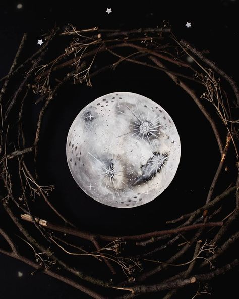 4,478 Likes, 38 Comments - The Moon Journal (@themoon_journal) on Instagram: “. . . Full Beaver/Frost Moon is tomorrow 12th (Europe) and to celebrate, we will be having a small…” Frost Moon, Moon Journal, New Moon Rituals, Full Moon Ritual, Moon Witch, November 12th, Moon Drawing, Moon Illustration, Moon Photography