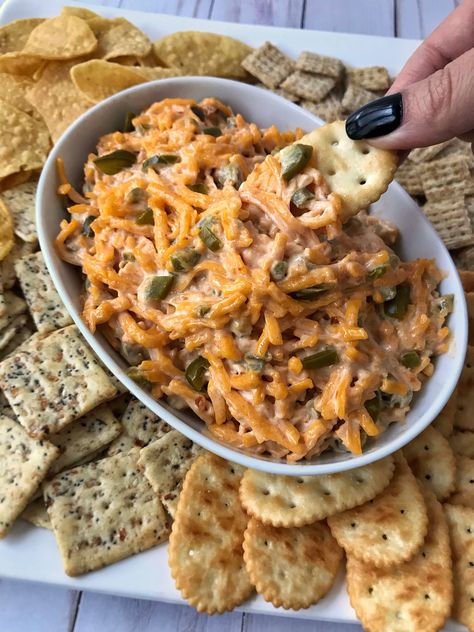 Alaskan Food, Jalapeno Cheese, Onion Dip, Cold Appetizers, Cheese Dip, Appetizer Dips, Bbq Recipes, Dip Recipes, Yummy Appetizers