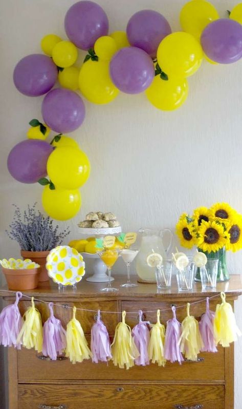 Girl Shower Ideas, Baby Girl Shower Ideas, Tea Party Party, Yellow Birthday Parties, Lavender Baby Showers, Baby Shower Yellow, Yellow Birthday, Lemonade Party, Baby Shower Purple