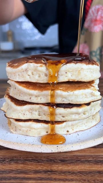 @veganchallenge4u on Instagram: ""GET The Complete Plant Based Cookbook - Over 100+ Delicious Vegan Recipes Including 30-day Meal Plans" =>> LINK IN BIO 🔗 @veganchallenge4u THE FLUFFIEST PANCAKES 🥞 you’ll ever have! 🌱 By @Sweetsimplevegan These require no dairy or eggs, and are so easy to make. Guaranteed to hit the spot whenever you’re in need of a stack and chances are you have everything you need in the pantry to whip these up right now 🫶🏼 ✨You can find the recipe on sweetsimplevegan dot Pancake Recipe No Baking Powder, Pancakes Buttermilk, Fluffiest Pancakes, Flaxseed Meal, Homemade Bread Recipes Easy, Plant Based Cookbook, No Dairy, Flax Egg, Easy Bread Recipes