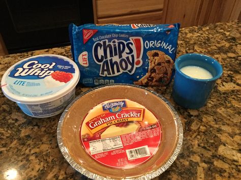 No Bake Chips Ahoy Cookie Pie Recipe - Love To Frugal Cookie Pie Recipe, Graham Pie, Chips Ahoy Cookies, Easy Treats To Make, Pudding Pies, Chips Ahoy, Dessert Easy, Junk Food Snacks, Baked Chips